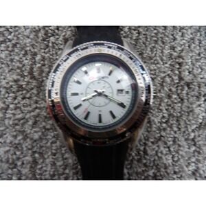 Realm Chronograph World Time Quartz Watch Stainless Steel New Battery